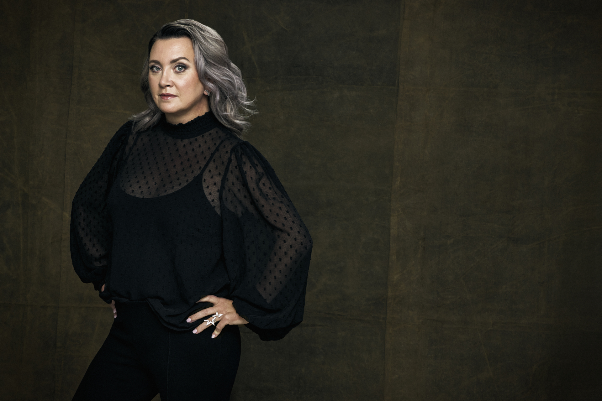 Mød Camilla Läckberg i samtale med Stefan Ahnhem om Bragt til tavshed- den første af 10 bøger i serien.