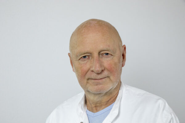 Professor og læge Morten Sodemann interviewes af Ole Hartling om ulighed i sundhedssystemet