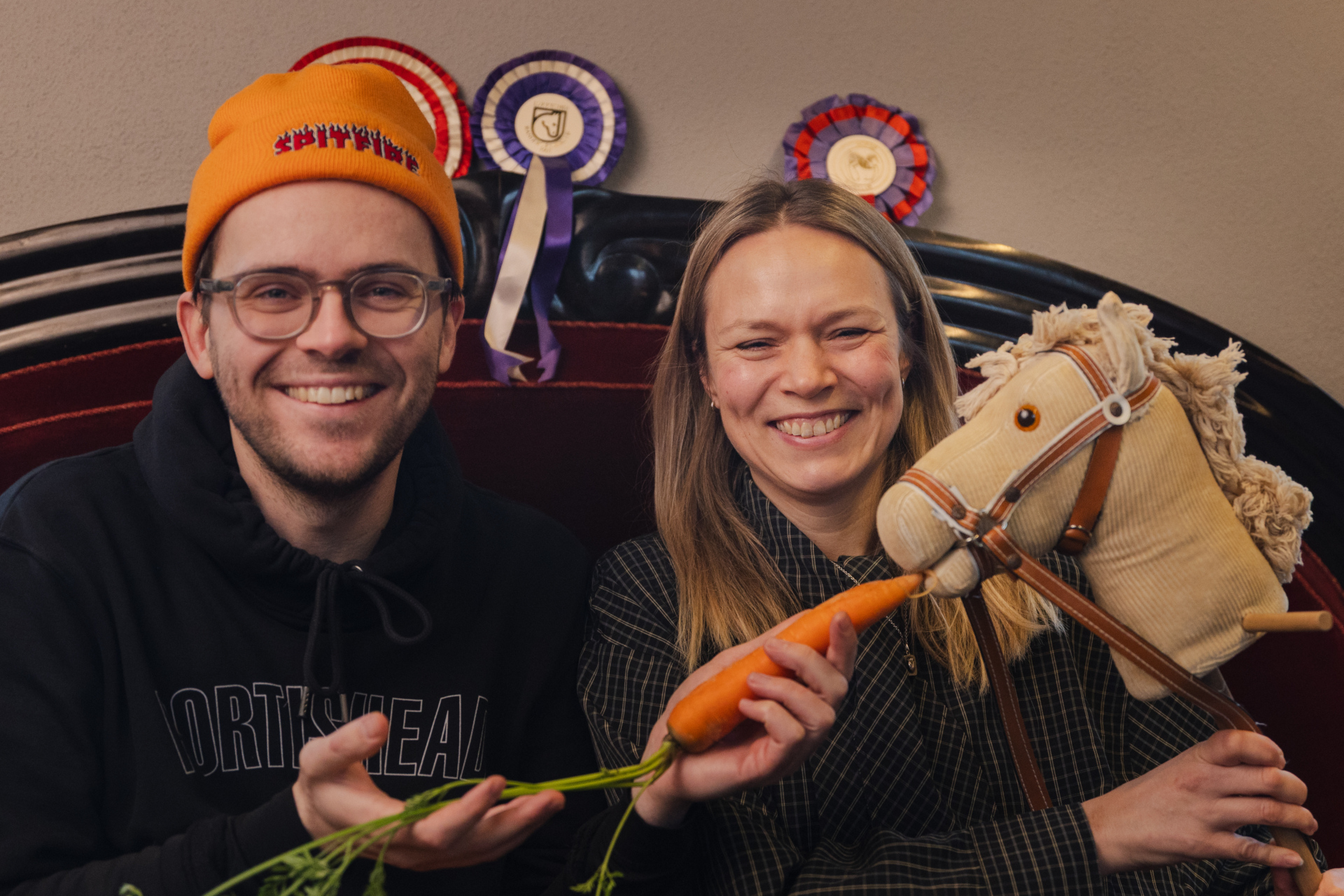 Pony Pony signering og bogmærker – Thomas Hjorthaab og Pernille Bønløkke Toustrup signerer Pony Pony