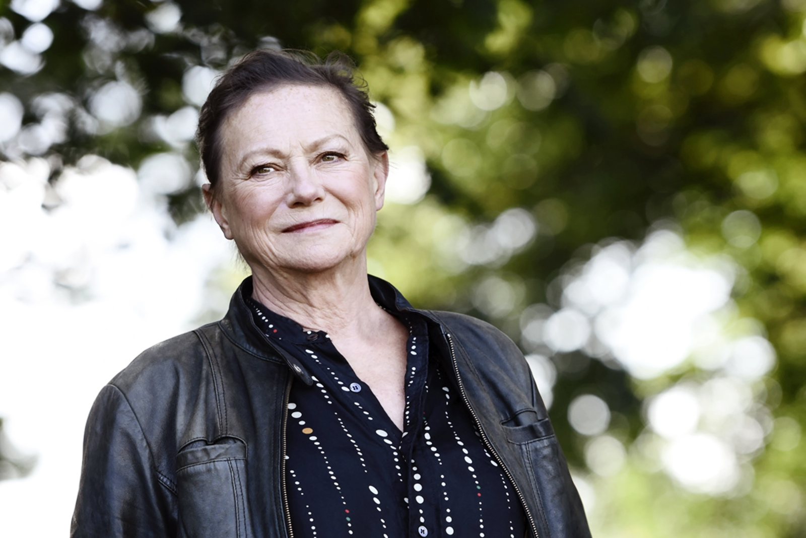 Lisbet Dahl signerer Revyens Røverhistorier